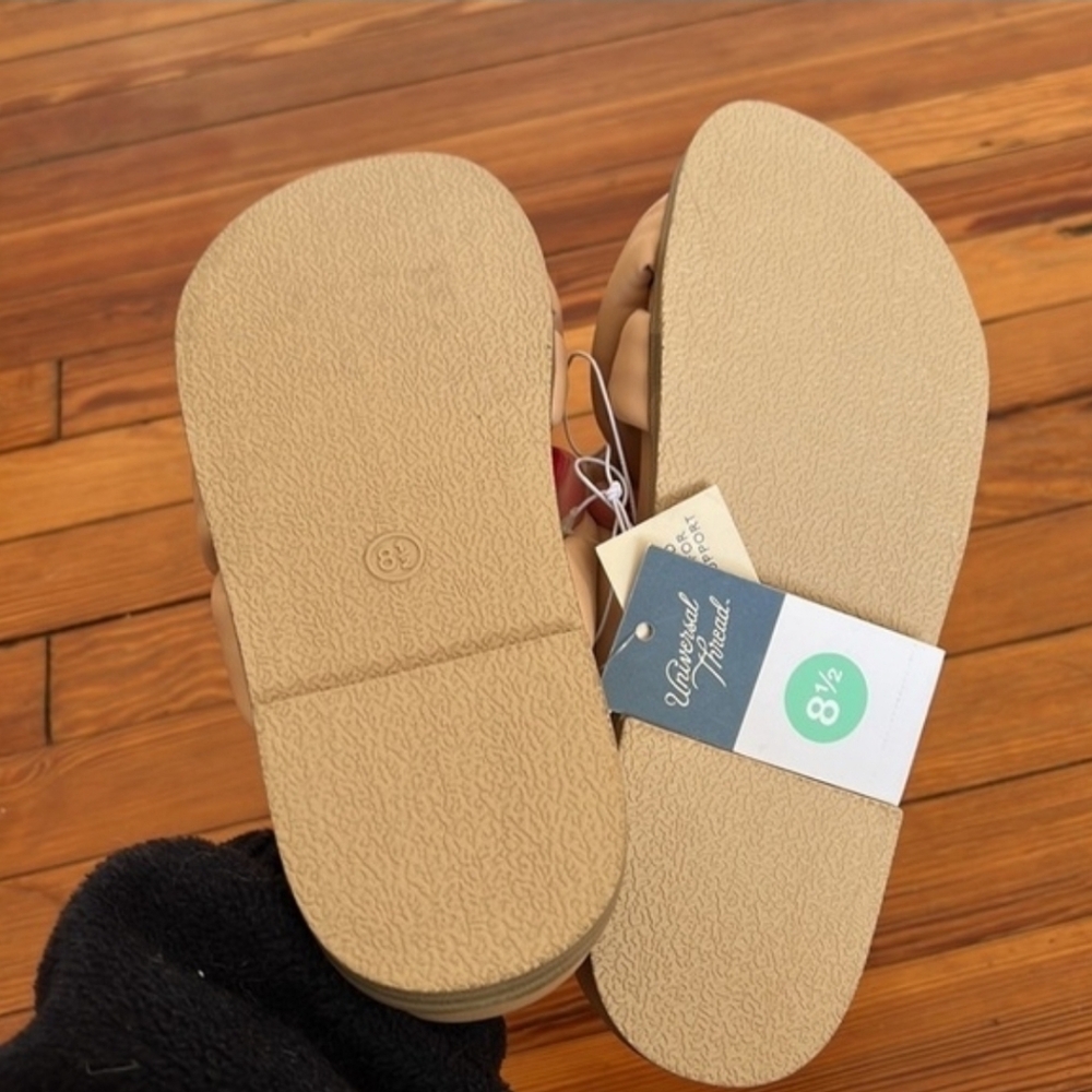 Universal Thread Sandals - Picture 2 of 3